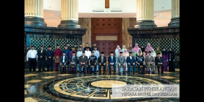 https://www.pelitabrunei.gov.bn/PublishingImages/BERITA_THUMBNAIL/2026/04%20APRIL/290426/04.jpg
